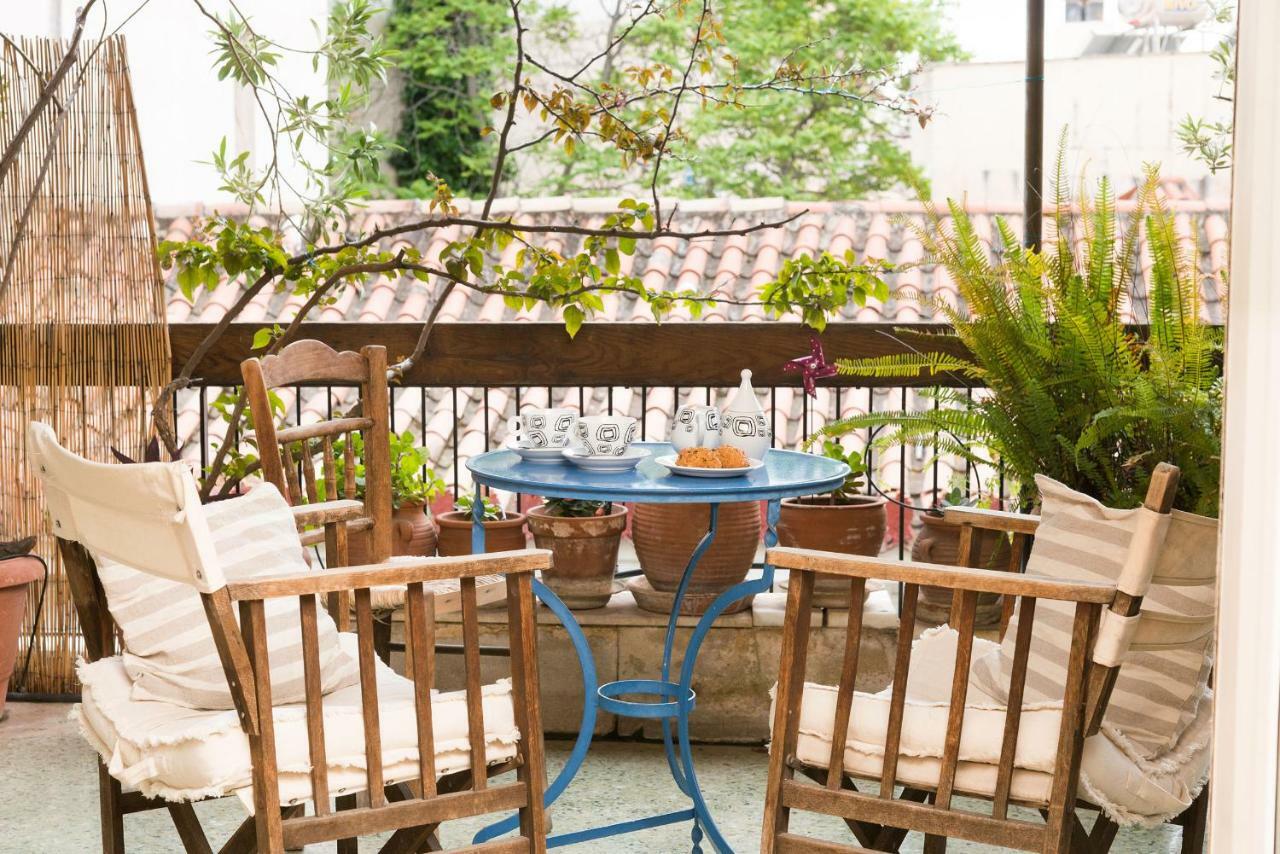 Stylish Flat With Veranda In The Heart Of Athene Buitenkant foto
