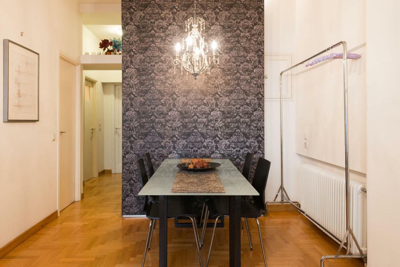 Stylish Flat With Veranda In The Heart Of Athene Buitenkant foto