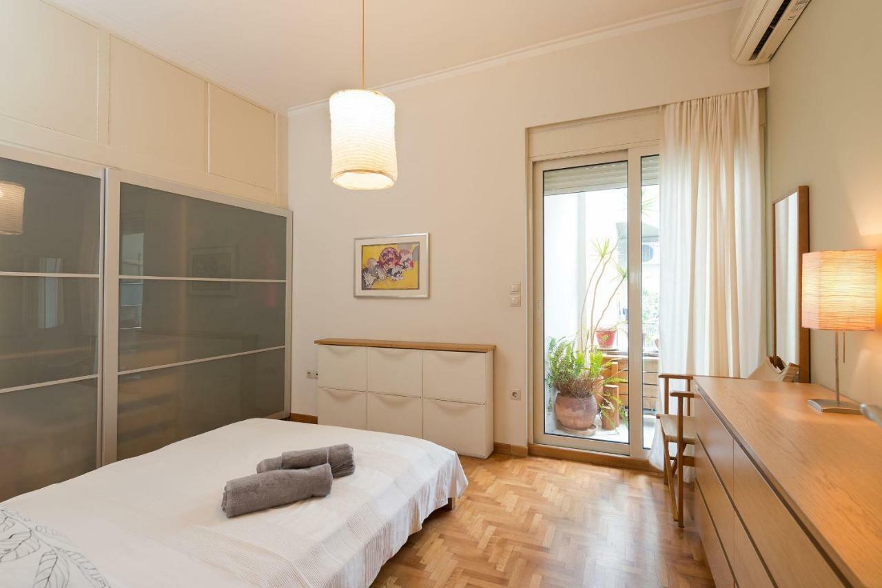 Stylish Flat With Veranda In The Heart Of Athene Buitenkant foto